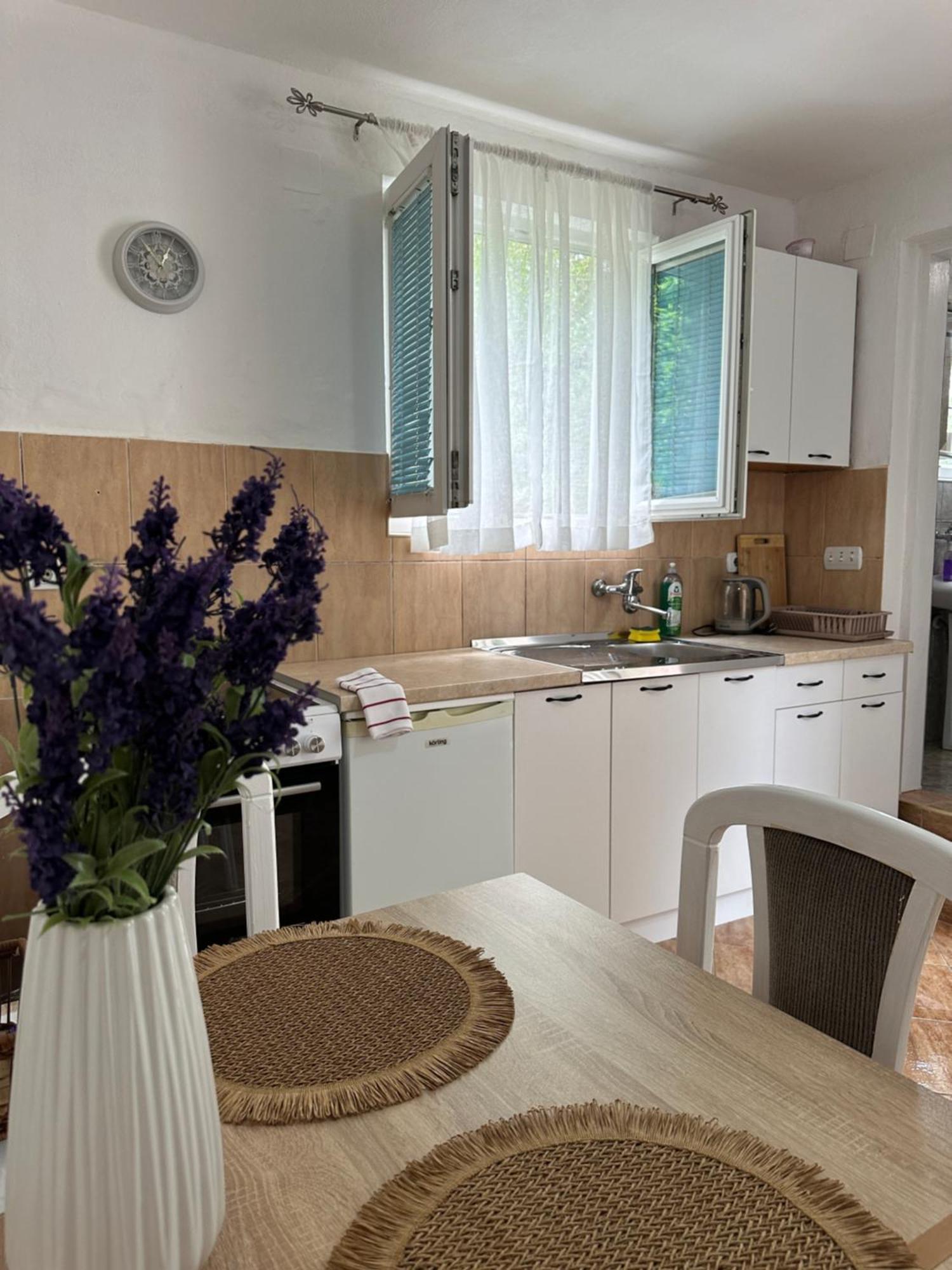 Apartman Nina Risan Esterno foto